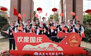 附中学子致敬老兵、祝福祖国